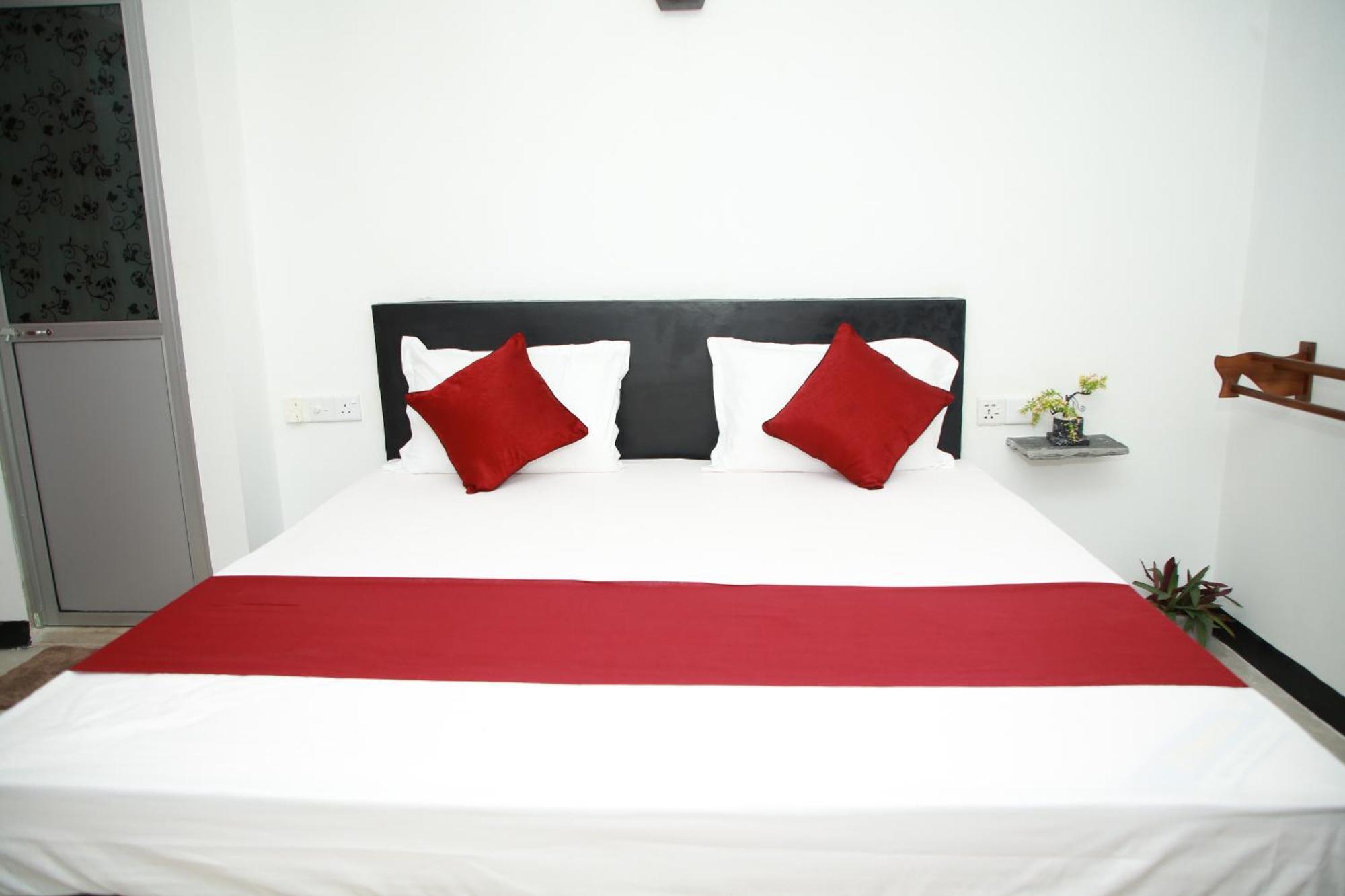 Samee Dream Guest Hotel Midigama East Exterior foto