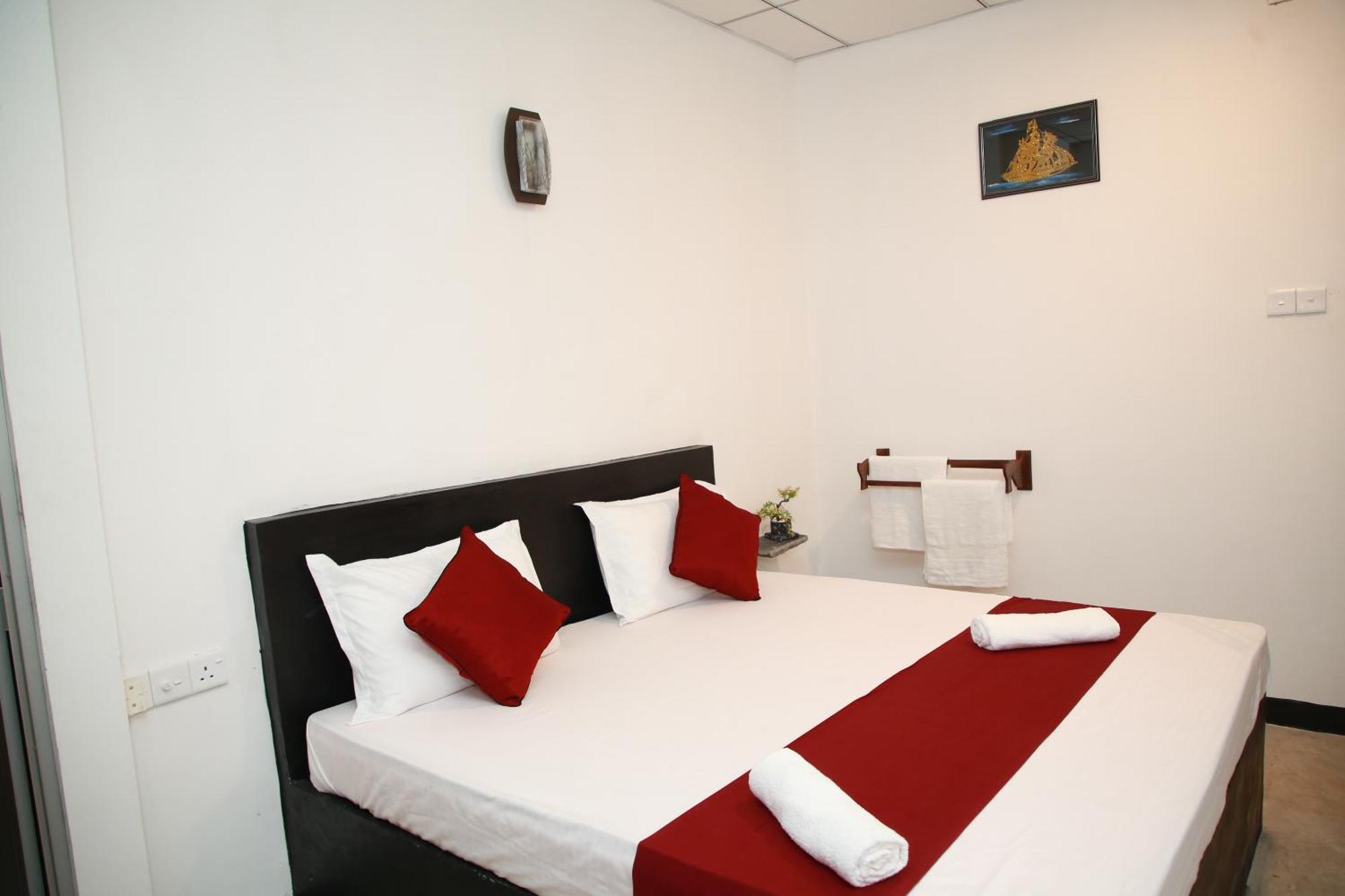 Samee Dream Guest Hotel Midigama East Exterior foto